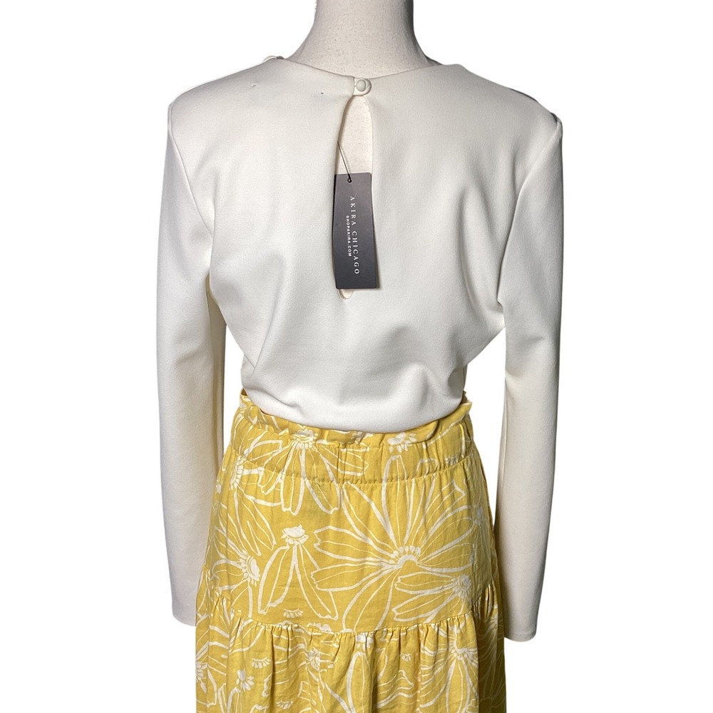 Akira True Passion Top Women Size Large White Long Sleeve Cropped Blouse - Picture 2 of 6